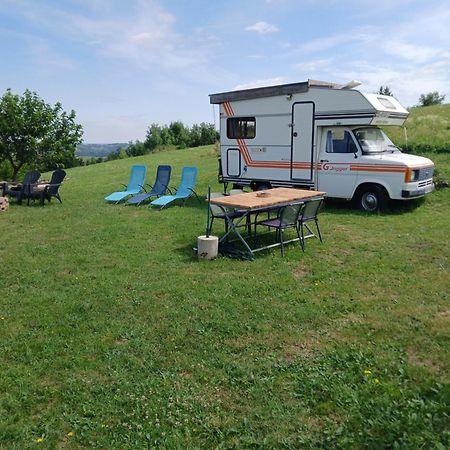 Camping Car Vintage Saint-Barthelemy-le-Plain Exteriör bild